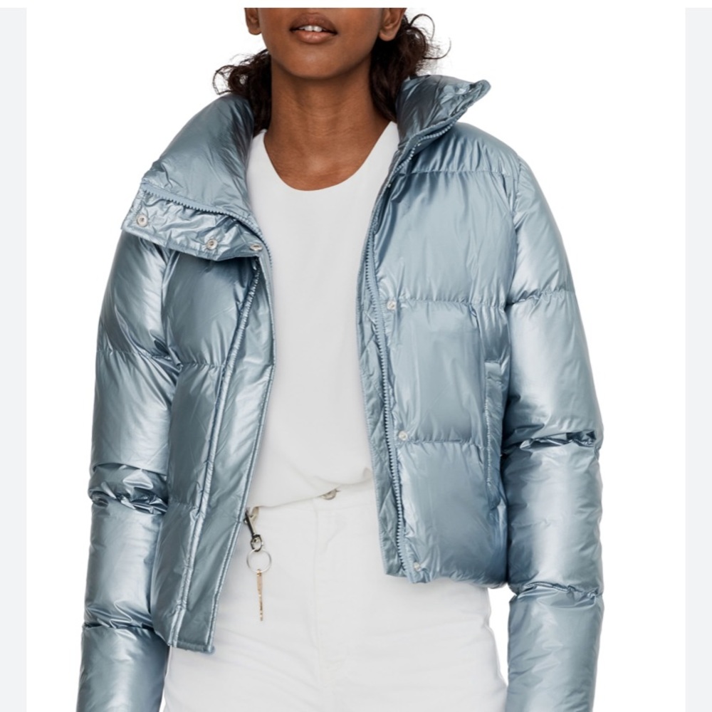 NOIZE blue pearl puffer.